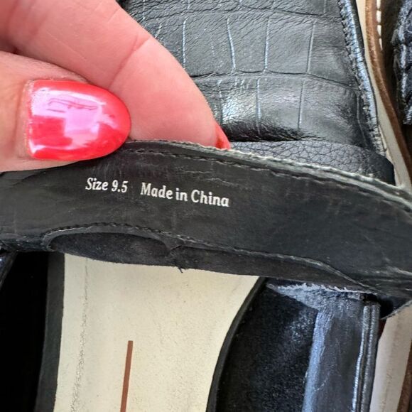 Dolce vita aubree loafer, black snake skin, EUC SZ 9.5